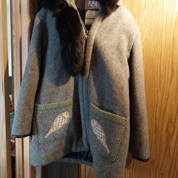 Rare vintage 1970's James bay blanket and coat Co. Wool coat with real fox fur - Picture 6 of 9